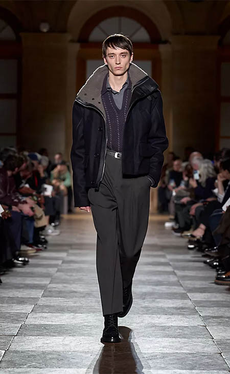 أسبوع باريس للموضة: تصاميم تتخطى حاجز الزمان من هيرميس